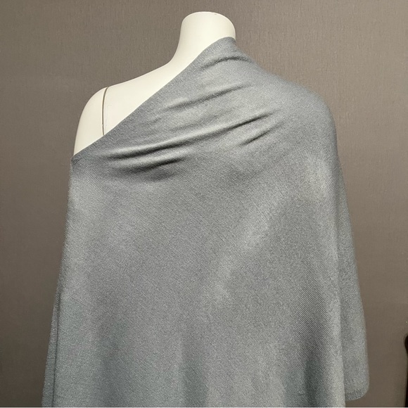 SOLD❌❌❌83 Pale Blue Poncho - Picture 3 of 5